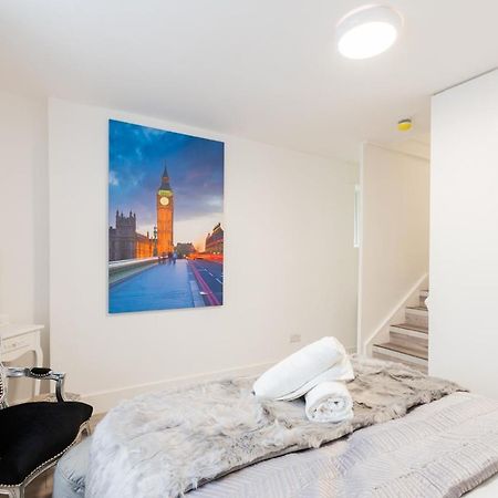 Large Studio Apartment 30 Mins To Oxford Street ลอนดอน ภายนอก รูปภาพ