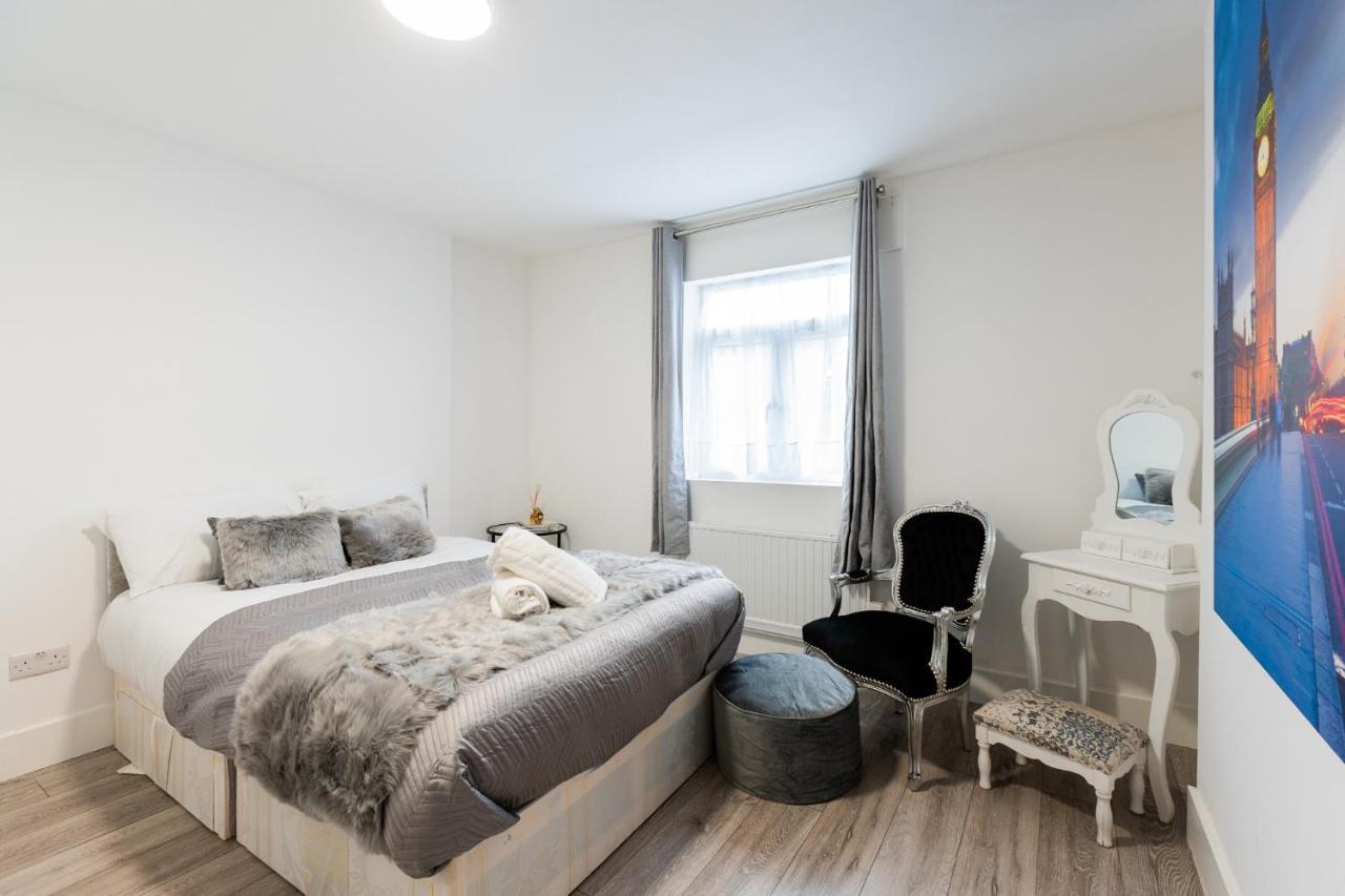 Large Studio Apartment 30 Mins To Oxford Street ลอนดอน ภายนอก รูปภาพ
