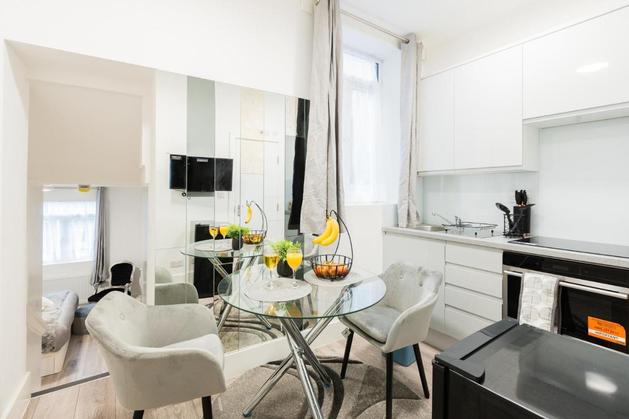 Large Studio Apartment 30 Mins To Oxford Street ลอนดอน ภายนอก รูปภาพ
